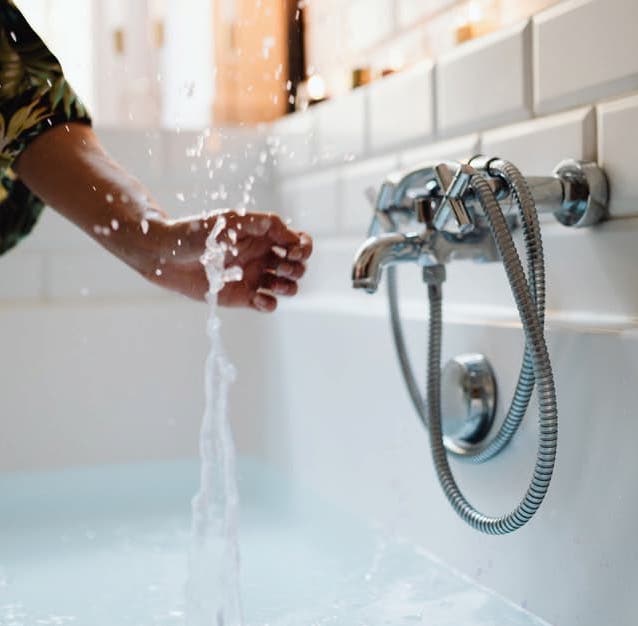 When a Tankless Water Heater Goes Cold After A Few Minutes it gives you a cold water sandwich