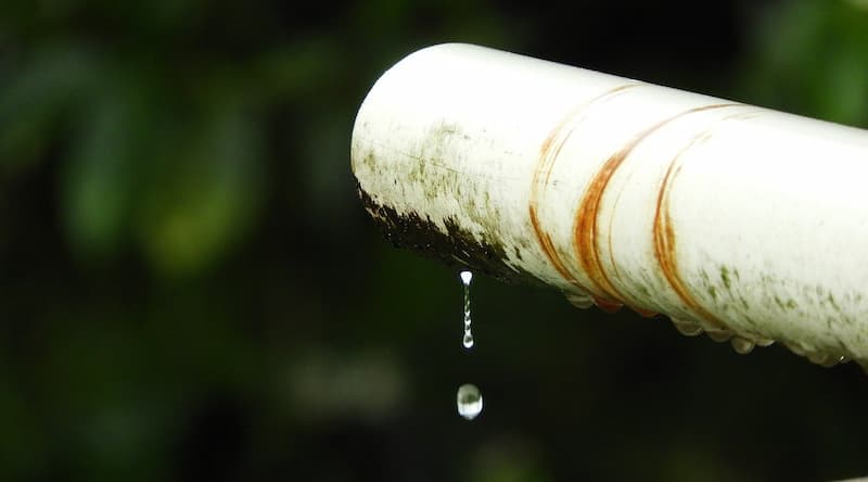 Leaky pipe